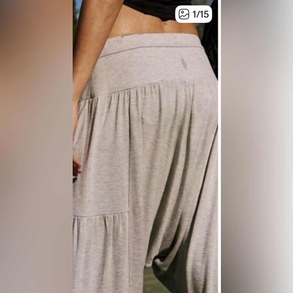 FP Movement Stay Low Wide Tiered Leg Harem Pants in
Heather Grey M - Picture 3 of 12